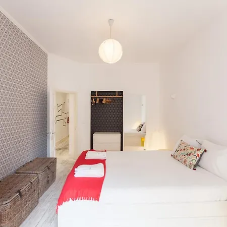 Flh Madragoa Flat With Art And Terrace شقة