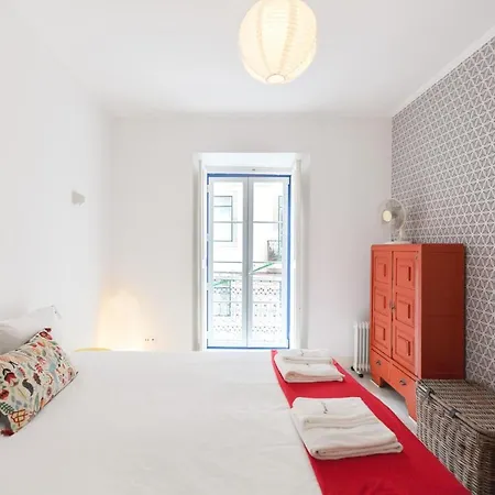 Flh Madragoa Flat With Art And Terrace شقة