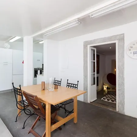 Flh Madragoa Flat With Art And Terrace