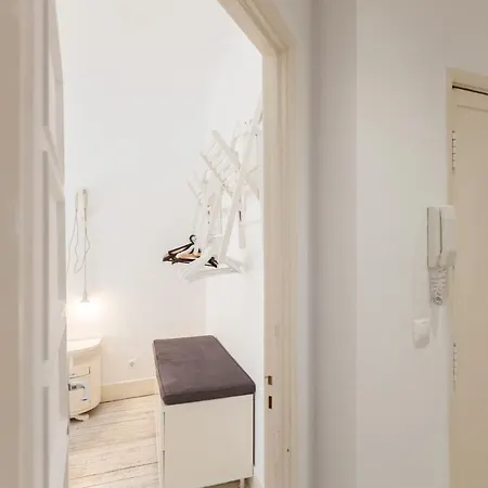 Flh Madragoa Flat With Art And Terrace * Lisboa